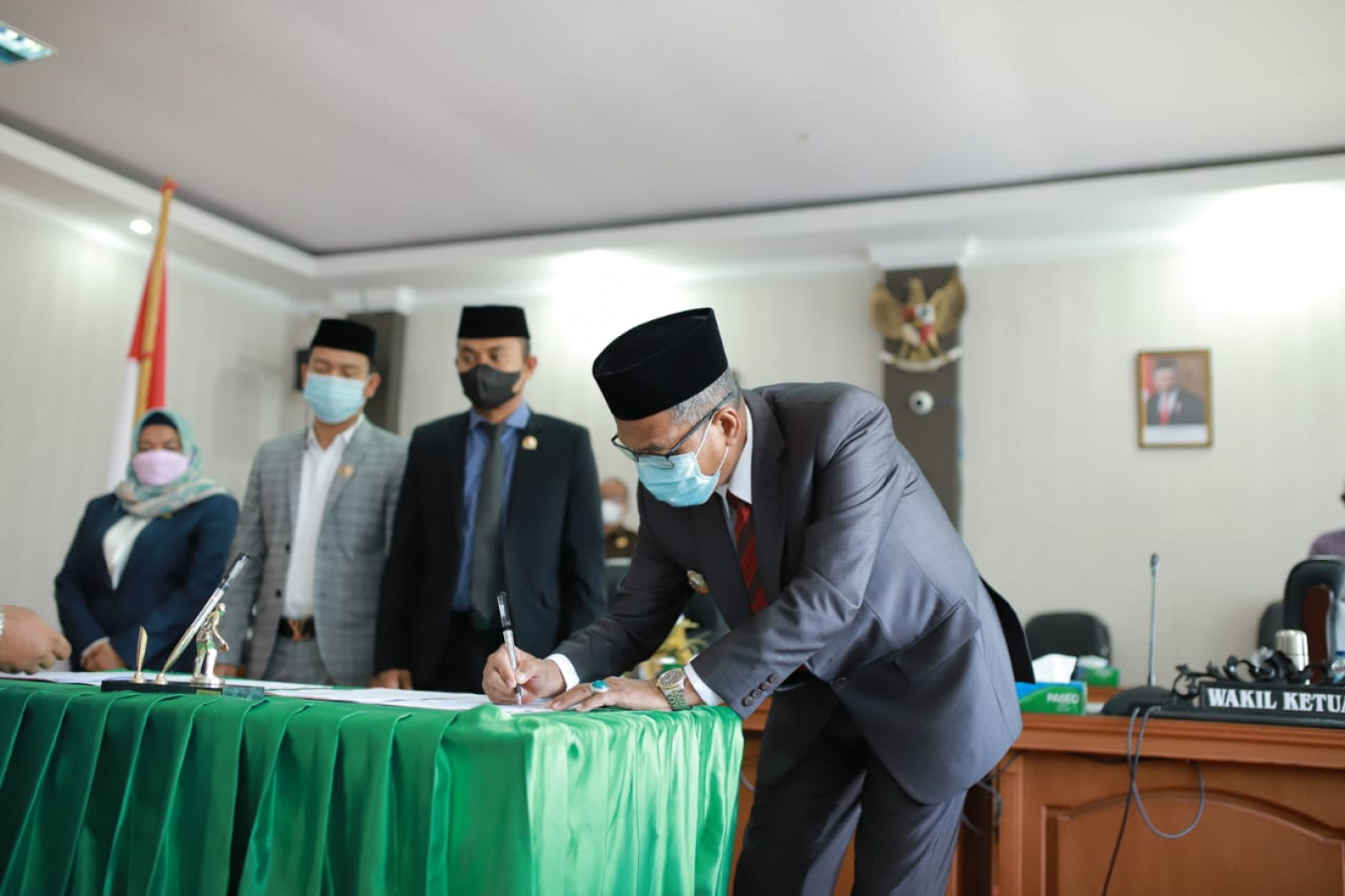 Bupati Serahkan LPJ 2020