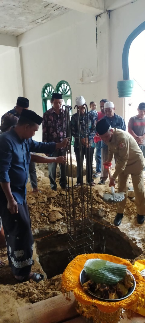 Peletekan Batu Masjid Jpeg