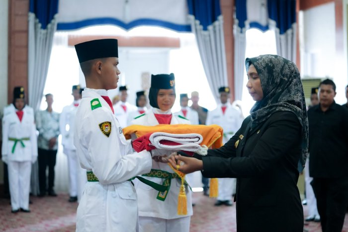 Paskibra Nagan Raya Dikukuhkan Langsung oleh Pj Bupati, Siap Kibarkan Bendera di HUT RI Ke-79