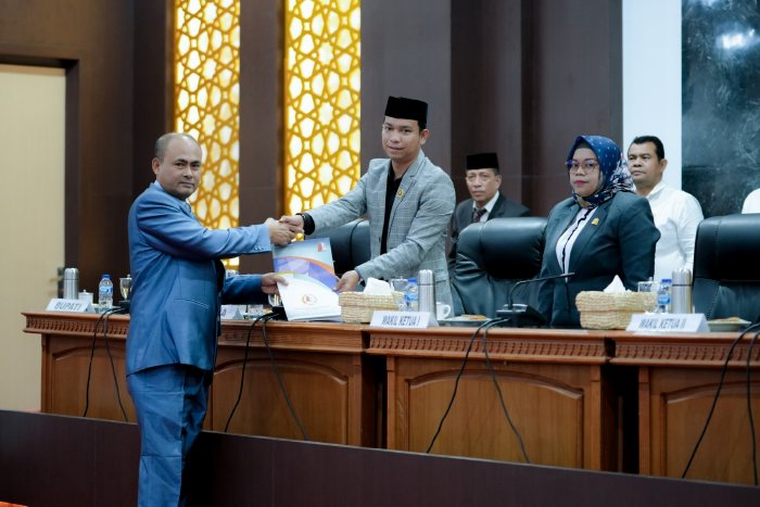 Rapat Paripurna Bahas Perubahan APBK 2024, Banggar dan Fraksi DPRK Sampaikan Pendapat dan Pandangan Umum