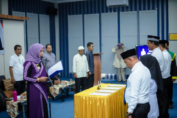 Pj Bupati Fitriany Farhas Lantik 4 Pejabat Fungsional pada Inspektorat Nagan Raya