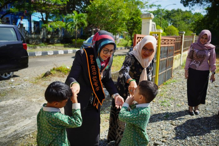 Bunda PAUD Nagan Raya Tinjau Kegiatan Percepatan Akreditasi PAUD dan PNF Tahun 2025