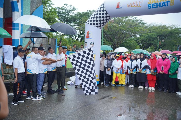 Bupati TRK Lepas Ribuan Peserta Jalan Sehat dalam Rangka HUT ke-23 Nagan Raya